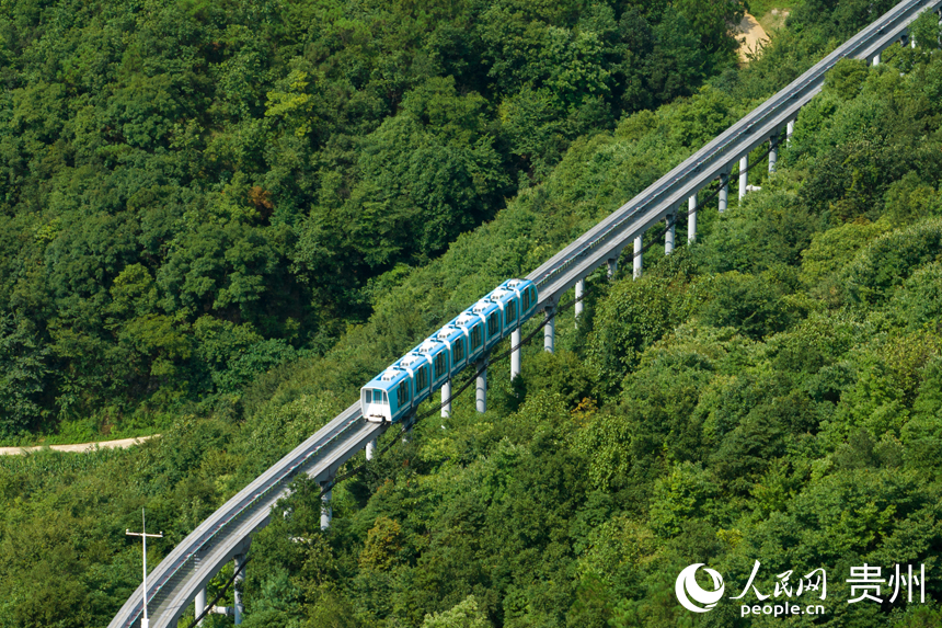 野玉海單軌小火車項(xiàng)目。人民網(wǎng)記者 涂敏攝