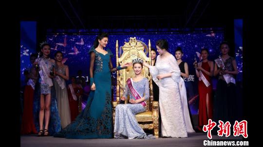 2017世界旅游小姐中國區(qū)總決賽29日落幕，河南選手曹燦榮獲冠軍?！↓R建文 攝
