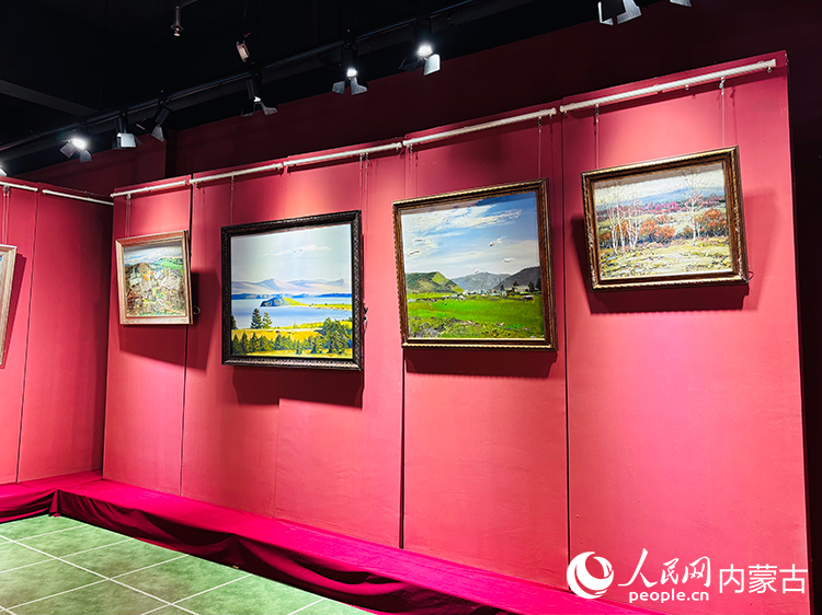 油畫寫生基地中展示的作品。人民網(wǎng)記者 張聿修攝
