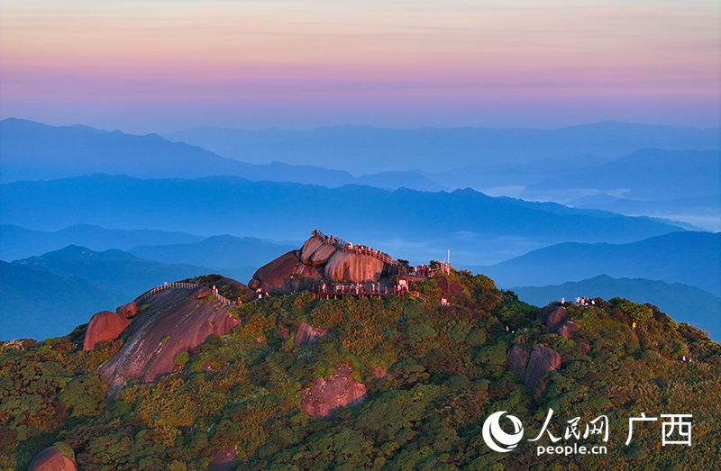 貓兒山日出。人民網(wǎng) 雷琦竣攝